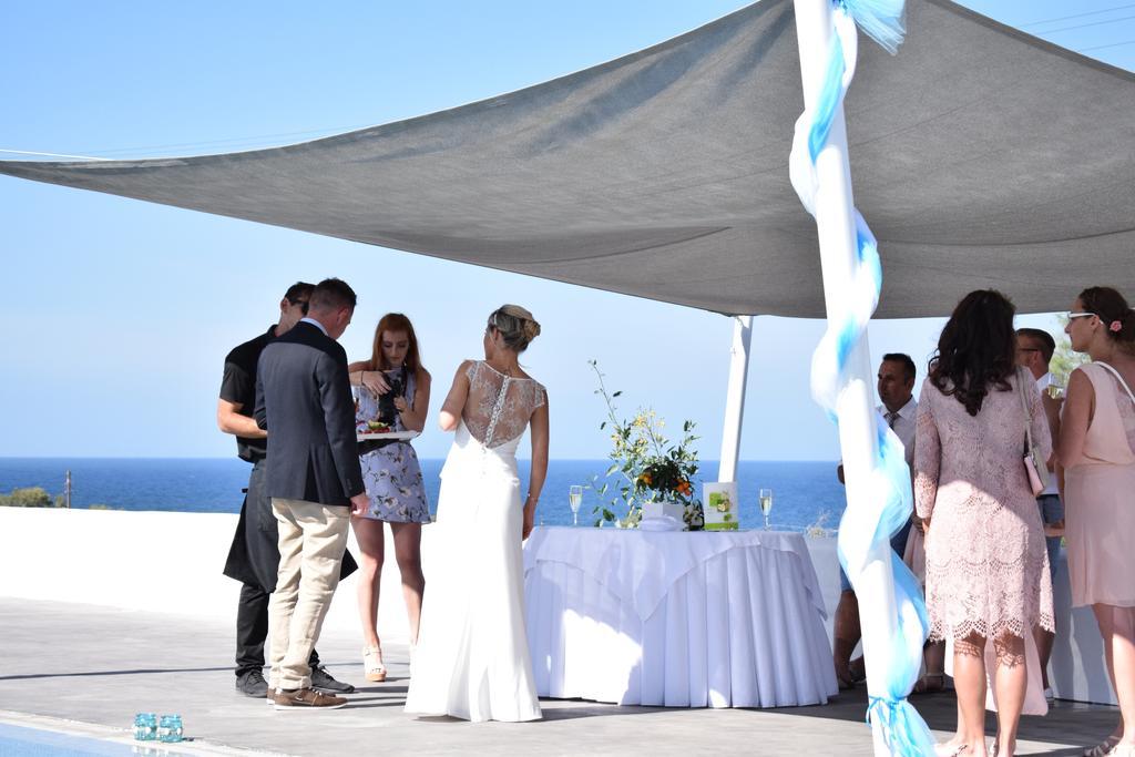 Sea And Sand Villas Монолитос Экстерьер фото